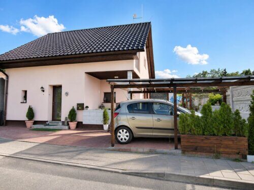 Prodej dvougeneračního RD 2+kk a 1+kk 578 m2 v Kadově